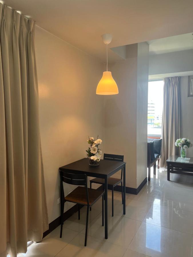 Manhattan Heights Tower D Aparthotel Манила Екстериор снимка